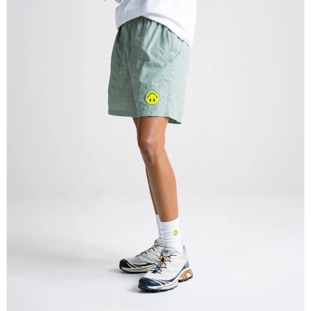 Chinatown Market + Smiley Grand Slam Shorts Size Small Water Reactive Green NWT